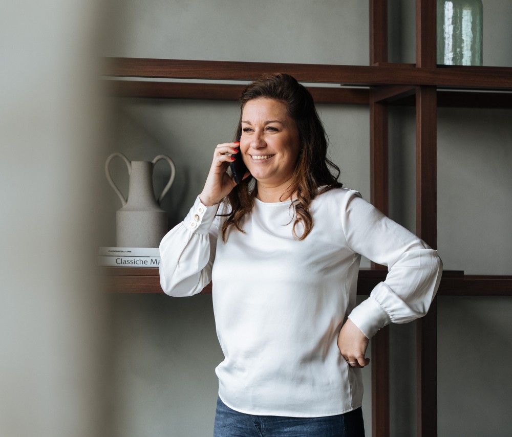Annelien telefoneert